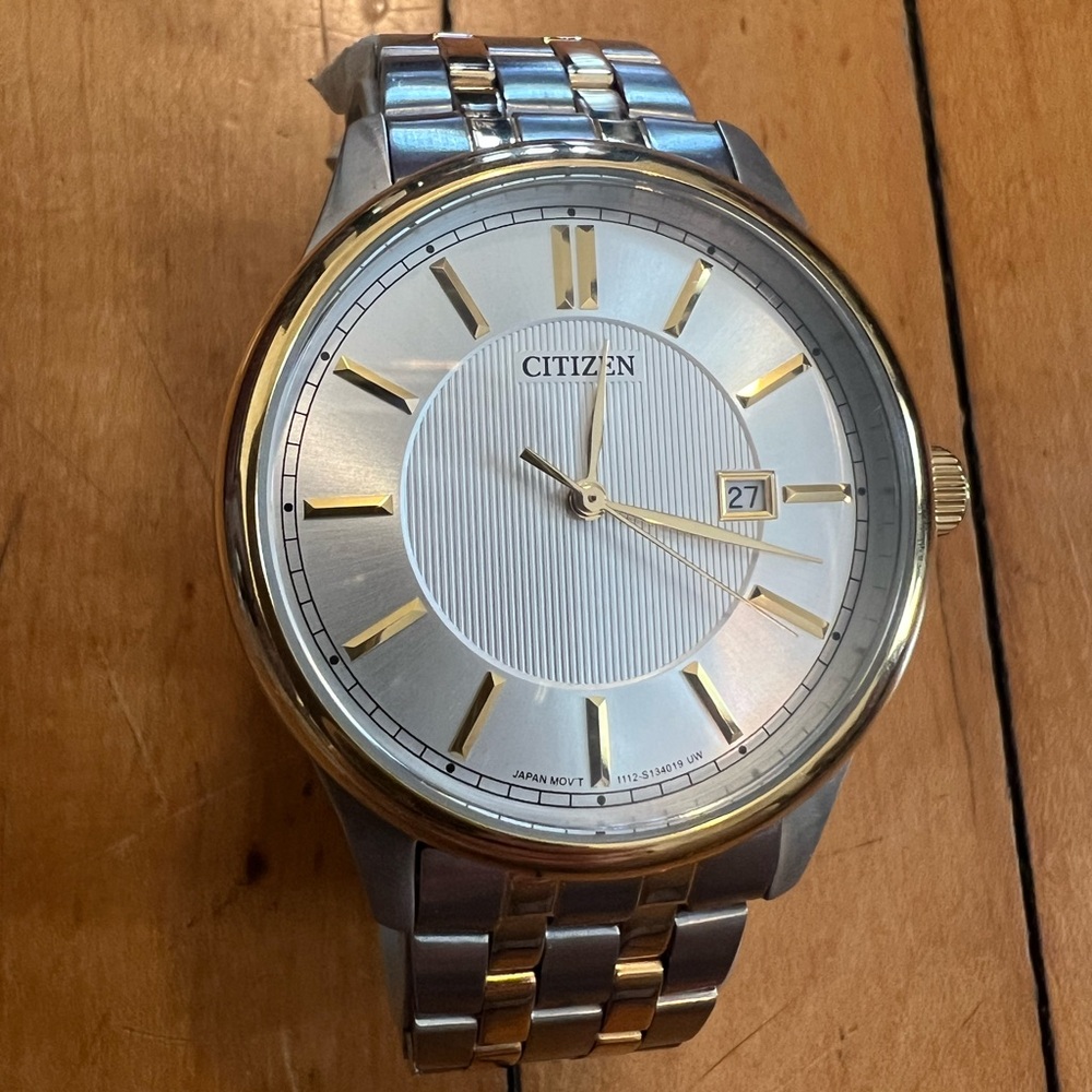 Citizen 1112-S093813 Analog Men's Silver and Gold Watch
